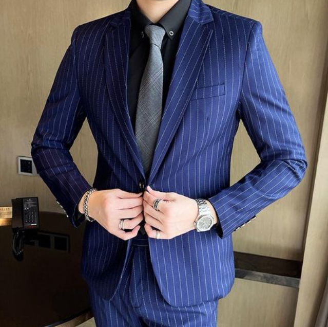 西服定做廠家 藍(lán)色豎條紋西裝